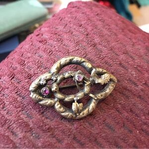 Vintage Brooch with stones